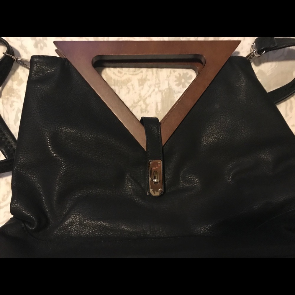 Unique bag to be worn with or without strap